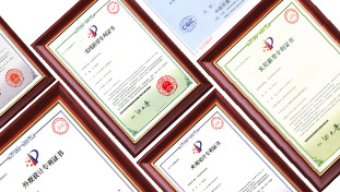 金品泉產(chǎn)品擁有國(guó)家頒發(fā)的衛(wèi)生批件、外觀(guān)設(shè)計(jì)專(zhuān)利、材質(zhì)ROHS（環(huán)保）合格證書(shū)以及12365防偽等相關(guān)證書(shū)，保證代理商安全、放心運(yùn)營(yíng)。